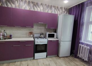 Сдаю 1-комнатную квартиру, 36 м2, Псковская область, улица Крестки, 7