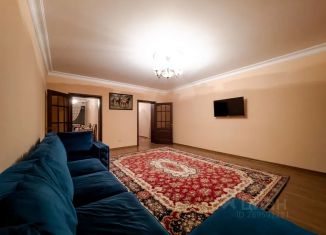 Сдается 2-ком. квартира, 81 м2, Махачкала, улица Абдулхакима Исмаилова, 46А