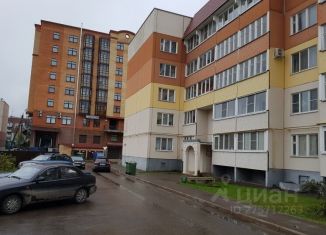 Сдается в аренду 2-комнатная квартира, 60 м2, Псковская область, Народная улица, 4