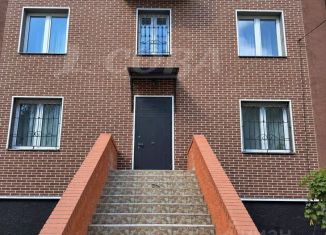 Продаю дом, 354 м2, Махачкала, улица Орлова, 3