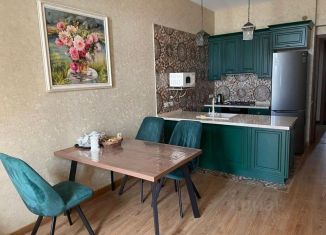 Сдаю 1-ком. квартиру, 56 м2, Каспийск, проспект Акулиничева, 8