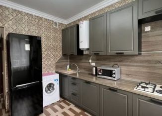 Сдается в аренду 2-комнатная квартира, 70 м2, Дагестан, улица Сальмана, 102А