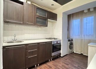 Продажа 2-ком. квартиры, 46 м2, Нальчик, улица Щаденко, район Стрелка