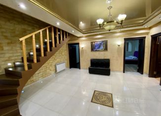 3-ком. квартира в аренду, 250 м2, Владикавказ, проспект Доватора, 93