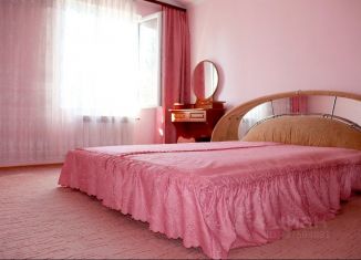 Сдаю в аренду двухкомнатную квартиру, 100 м2, Севастополь, улица Частника, 90