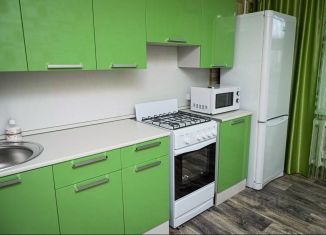 Сдача в аренду 1-ком. квартиры, 36 м2, Псковская область, улица Крестки, 7