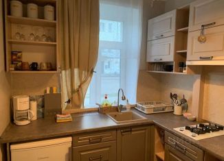 Сдается 2-ком. квартира, 52 м2, Псковская область, Школьная улица, 29
