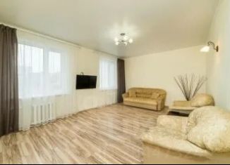Сдам в аренду 2-ком. квартиру, 77 м2, Казань, улица Тихомирнова, 1, Вахитовский район