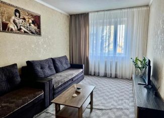 Сдам в аренду двухкомнатную квартиру, 69 м2, Татарстан, улица Тугарова, 8А