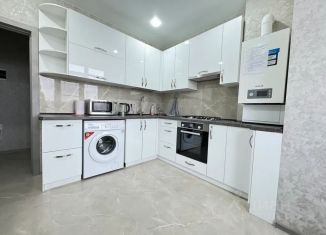 Сдается 2-комнатная квартира, 63 м2, Таганрог, улица Адмирала Крюйса, 19