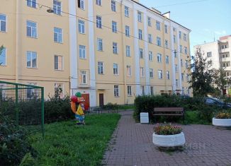 Продается 2-комнатная квартира, 49.2 м2, Санкт-Петербург, улица Карла Либкнехта, 15Б
