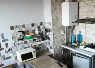 Сдается в аренду трехкомнатная квартира, 20 м2, Сочи, улица Единство, 1А