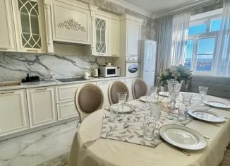 Аренда двухкомнатной квартиры, 90 м2, Дагестан, проспект Акулиничева, 1