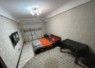 Сдается в аренду однокомнатная квартира, 45 м2, Дагестан, проспект Акулиничева, 16