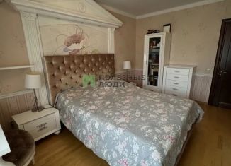 Продается 3-комнатная квартира, 94 м2, Орёл, Советская улица, 11