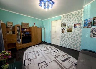 Продаю 2-ком. квартиру, 99 м2, Астрахань, улица Наташи Качуевской, 17/10
