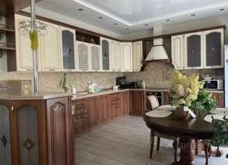 Продажа 3-ком. квартиры, 118.1 м2, Абакан, улица Кирова, 112/3