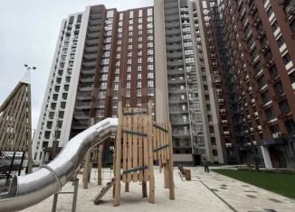 Продается 3-комнатная квартира, 63 м2, Липецк, улица Перова, 2В
