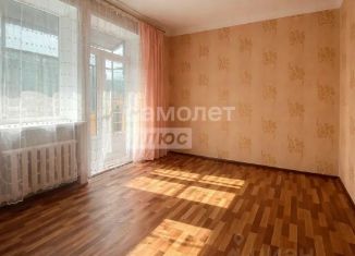 Продается 3-ком. квартира, 62 м2, Курская область, Народная улица, 10