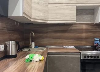 Сдача в аренду 2-ком. квартиры, 56 м2, Саха (Якутия), проспект Геологов, 61