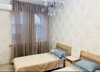 Сдача в аренду 2-комнатной квартиры, 80 м2, Махачкала, Хушетское шоссе, 18