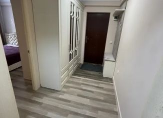 Сдам 2-ком. квартиру, 56 м2, Каспийск, проспект Акулиничева, 15