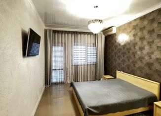 Аренда двухкомнатной квартиры, 40 м2, Крым, улица Академика В.В. Шулейкина, 2В