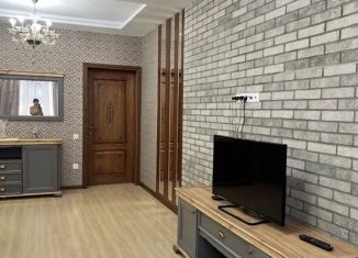 Сдается в аренду 2-комнатная квартира, 82 м2, Дагестан, Молодёжная улица, 4