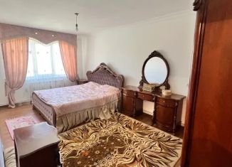 Сдам в аренду трехкомнатную квартиру, 60 м2, поселок городского типа Дубки, посёлок городского типа Дубки, 18