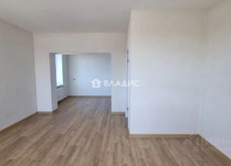 Продается трехкомнатная квартира, 80.7 м2, Приморский край, Раздольная улица, 10А