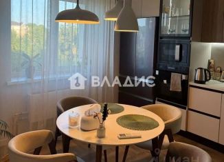 Продаю 2-ком. квартиру, 67.6 м2, Иркутск, улица Рабочего Штаба, 1/4