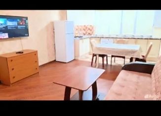 Сдается в аренду двухкомнатная квартира, 43 м2, Дагестан, улица Г. Гамидова, 87А