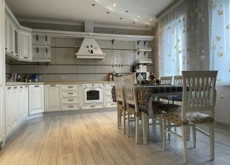 Четырехкомнатная квартира на продажу, 175.8 м2, Абакан, улица Карла Маркса, 44