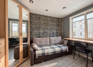 Продается трехкомнатная квартира, 62 м2, Псковская область, улица Байкова, 2
