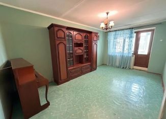 Продается 3-ком. квартира, 63 м2, Астрахань, улица Безжонова, 2, Советский район