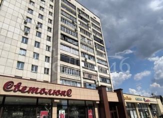 Продажа 2-ком. квартиры, 58.6 м2, Курск, улица 50 лет Октября, 1
