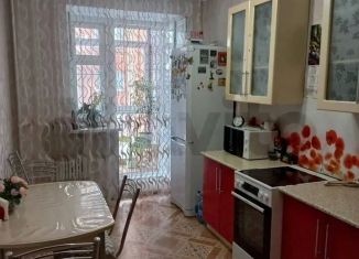 Продается 2-комнатная квартира, 64 м2, Старый Оскол, микрорайон Дубрава, квартал 3, 1