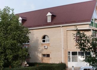 Сдается в аренду дом, 500 м2, Ставрополь, улица Герцена, 112А