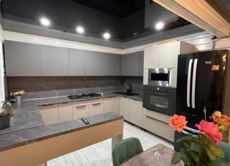 Сдаю дом, 100 м2, посёлок городского типа Дагомыс, Летняя улица, 28