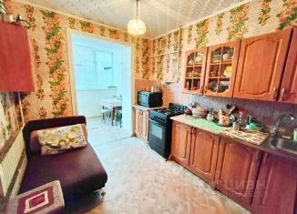 Продаю 2-комнатную квартиру, 52 м2, Старый Оскол, микрорайон Углы, 20