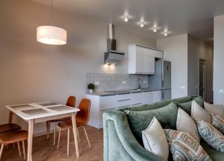 Сдаю в аренду трехкомнатную квартиру, 90 м2, Крым, улица Строителей, 3