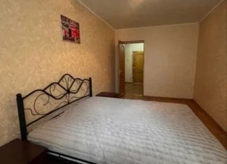 Сдача в аренду 3-комнатной квартиры, 90 м2, Старый Оскол, микрорайон Степной, 22