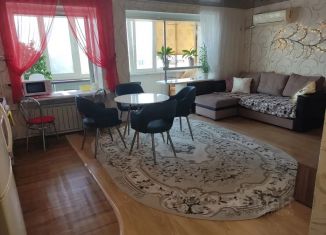 Сдаю 3-ком. квартиру, 60 м2, Курская область, улица Карла Маркса, 55