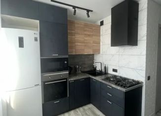 Сдается в аренду двухкомнатная квартира, 48 м2, Усинск, улица Ленина, 9