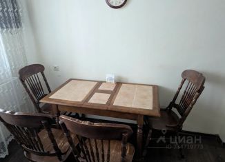 Сдаю в аренду 3-ком. квартиру, 86 м2, Губкин, улица Агошкова, 9