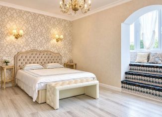 Продам трехкомнатную квартиру, 93.5 м2, Алушта, Школьная улица, 19