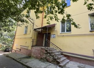 Продаю комнату, 60 м2, Смоленск, улица Фрунзе, 8