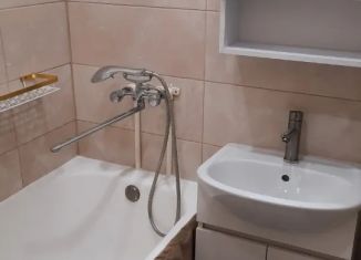 3-комнатная квартира на продажу, 65 м2, Смоленск, улица Маршала Ерёменко, 10