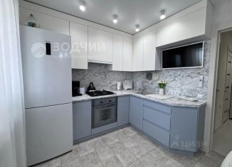 Продаю 2-комнатную квартиру, 47.6 м2, Чувашия, улица Машиностроителей, 36