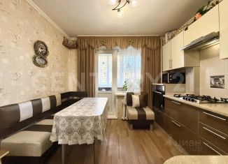 Продаю двухкомнатную квартиру, 55.4 м2, Чувашия, улица Ашмарина, 25